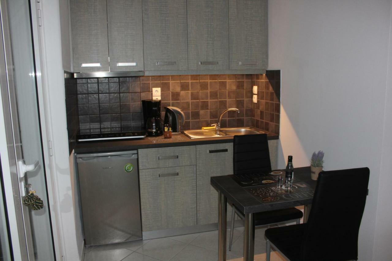 Aaron Studios Apartments Agia Fotia  Exteriör bild