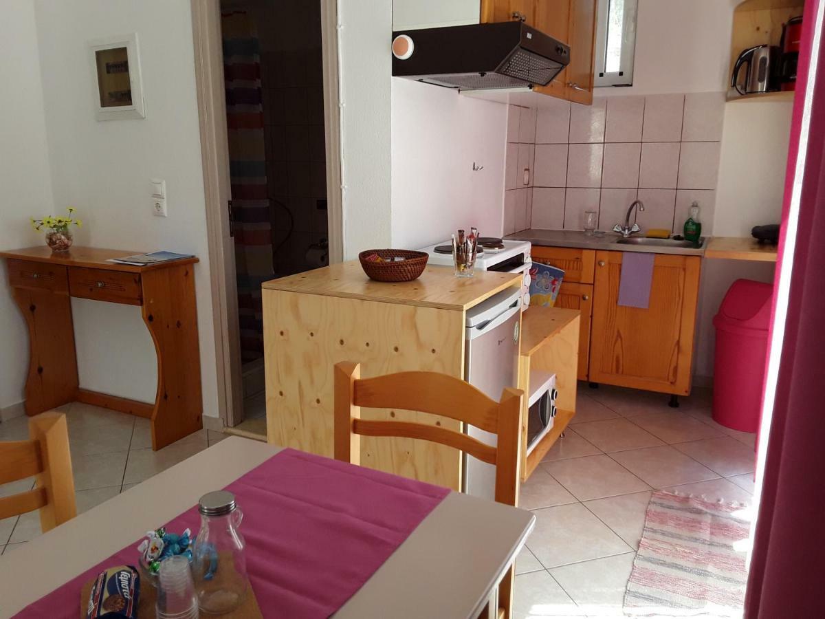 Aaron Studios Apartments Agia Fotia  Exteriör bild