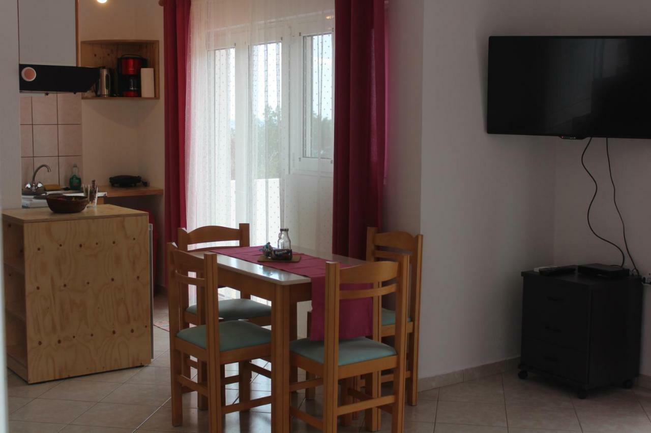 Aaron Studios Apartments Agia Fotia  Exteriör bild