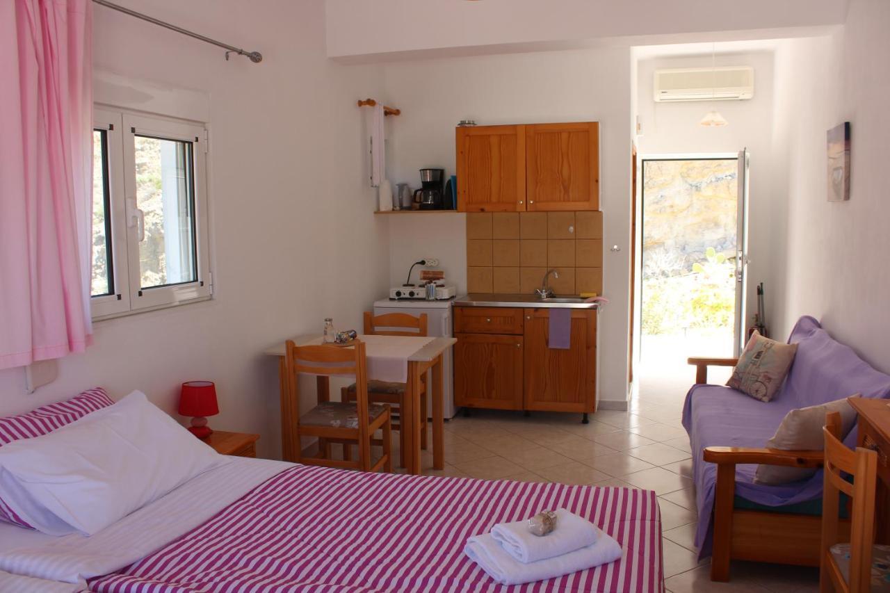 Aaron Studios Apartments Agia Fotia  Exteriör bild